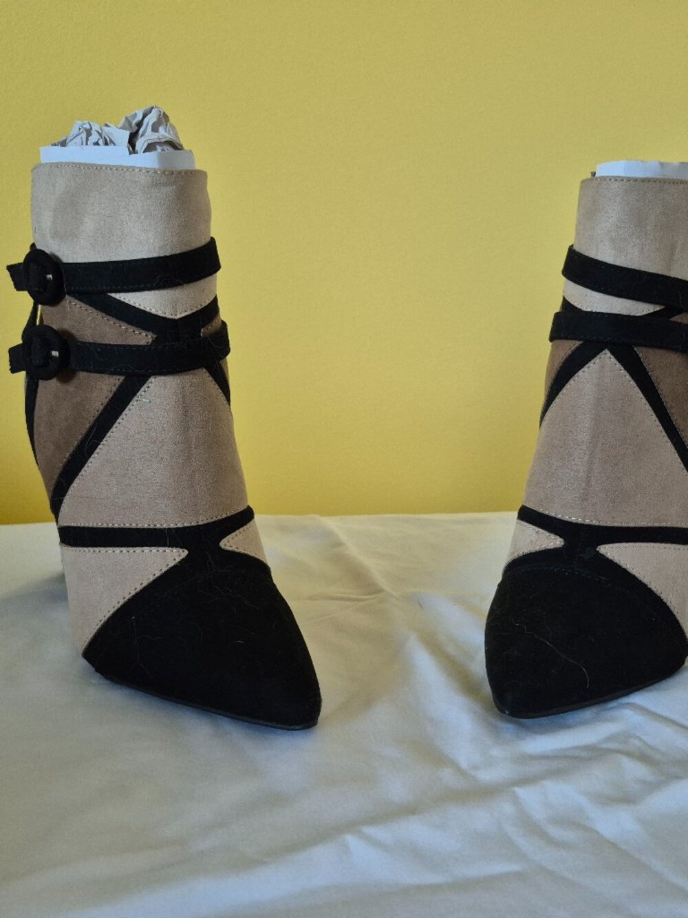 NWOT JustFab Colorblock Pointed Toe Chunky Block Heel Ankle Booties Sz 6